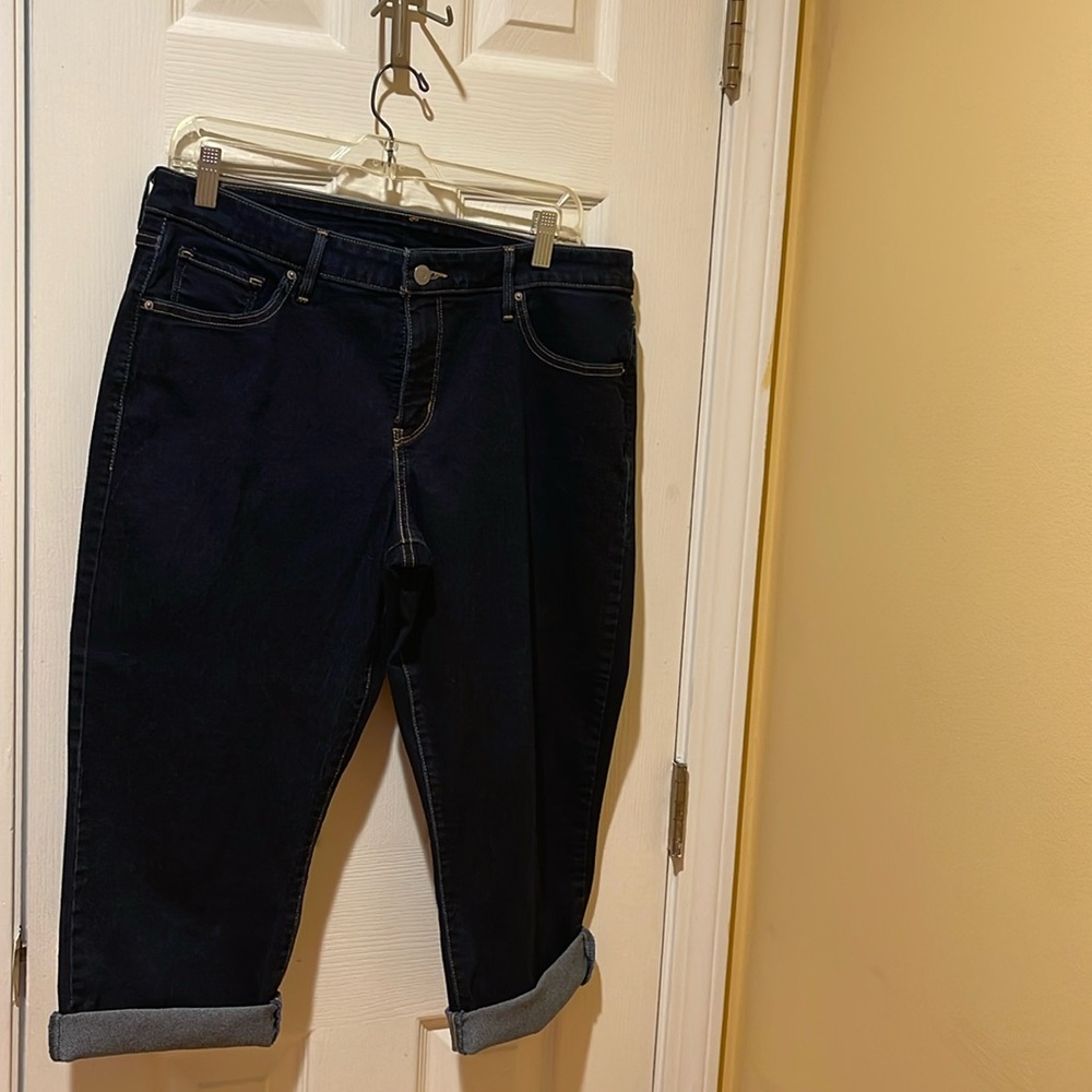 Levi’s cropped jeans